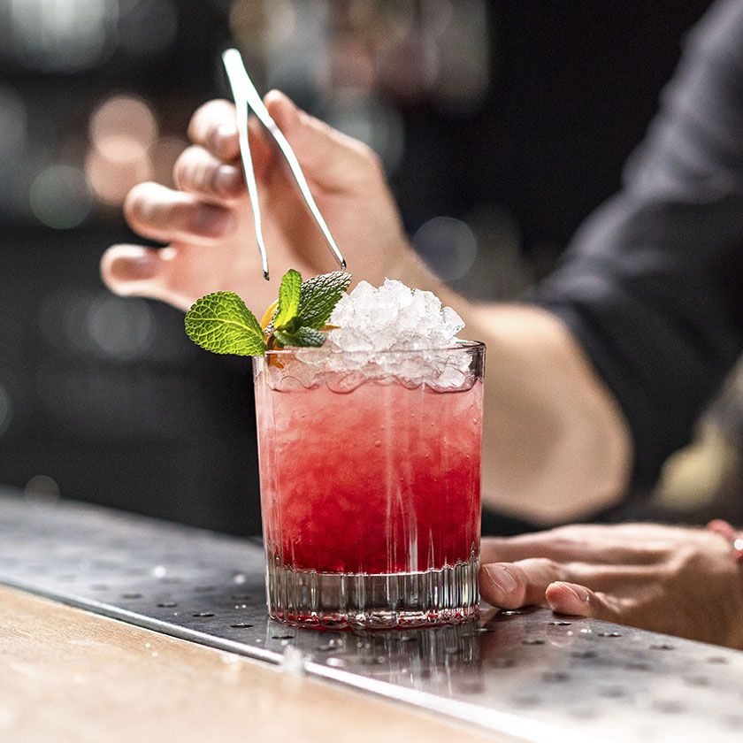 Sense Rooftop Bar атмосфера